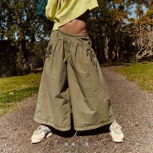 NWT Free People Super Wide Leg Ruched Pockets Green Step By Step Pants Size XL
